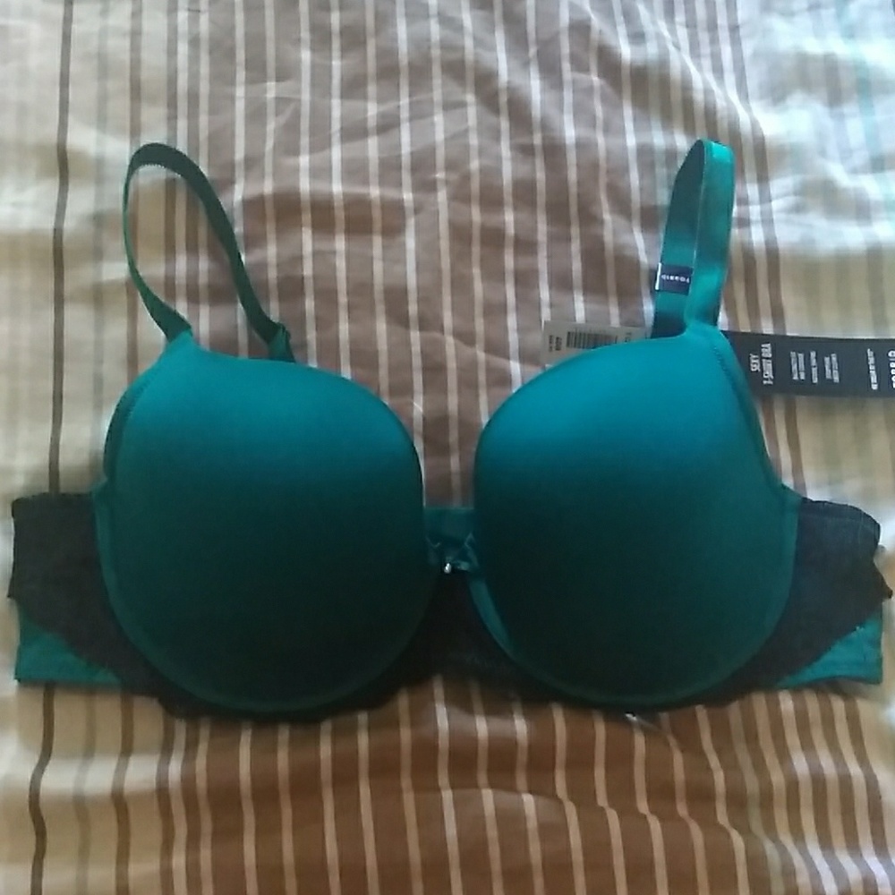 NWT Torrid 40/B Teal/Black bra